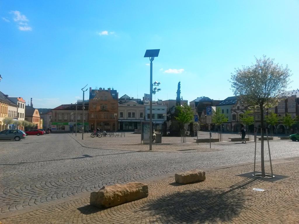 Penzion Hotelu Central Двур-Кралове-над-Лабем Екстер'єр фото
