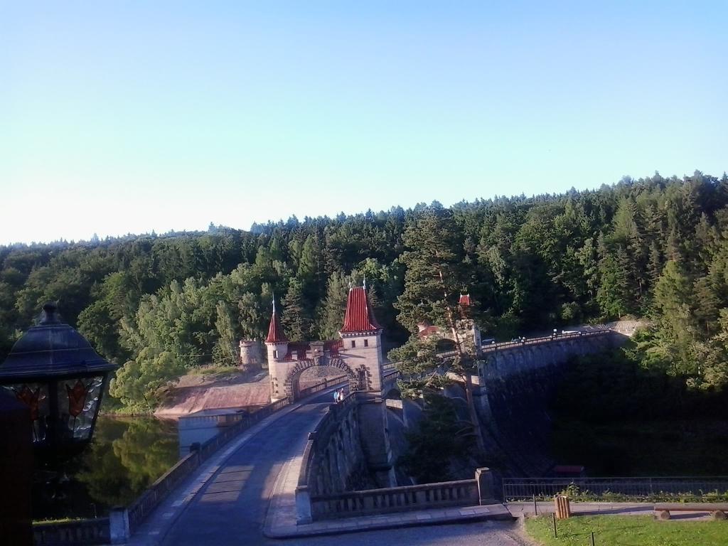 Penzion Hotelu Central Двур-Кралове-над-Лабем Екстер'єр фото